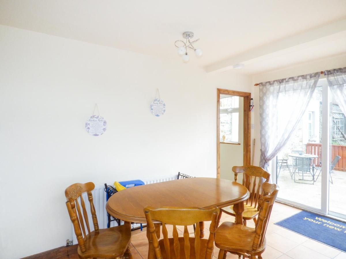 Berrylane Villa Енискорти Екстериор снимка