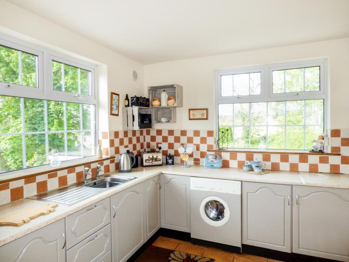 Berrylane Villa Енискорти Екстериор снимка
